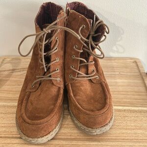 Women’s Boots 🥾